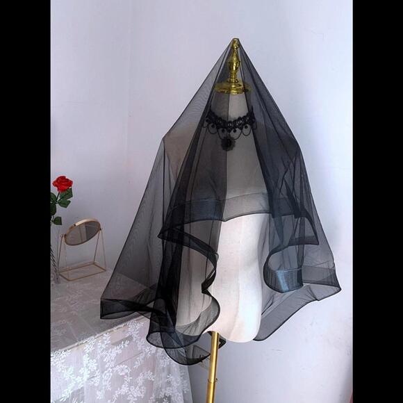 Unconventional Gothic Black Bridal Veils Soft Tulle Fingertip Wedding Veil - Picture 3 of 4